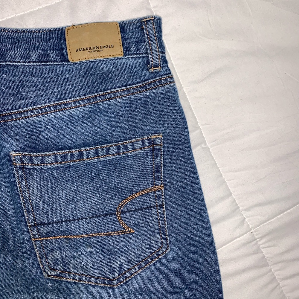 AE MOM JEANS